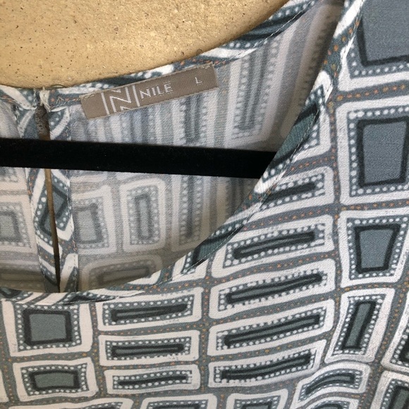 Nile Patterned Sleeveless Top - Picture 2 of 3